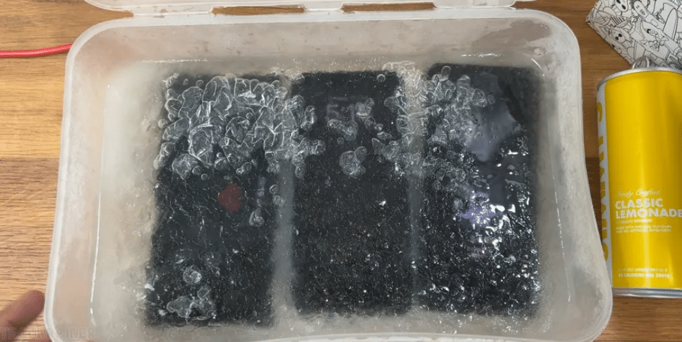 Comparação Entre Celulares Xiaomi, iPhone e Galaxy Após Teste de Congelação
